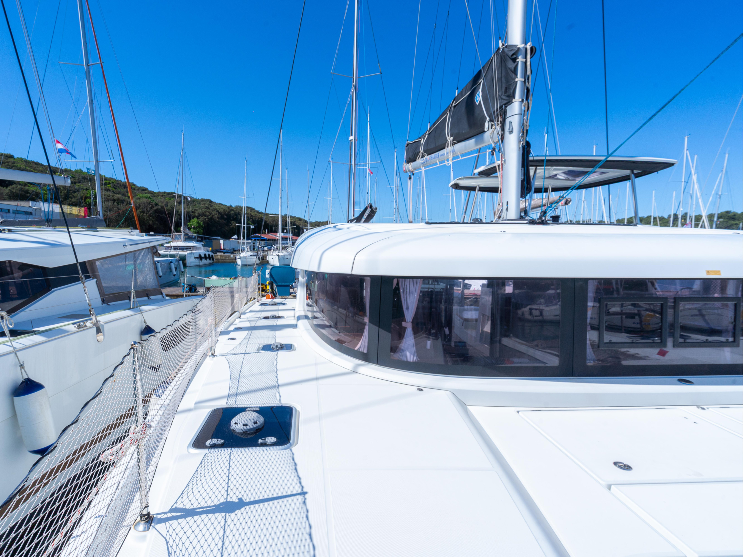 Photo #26 - Lagoon 42 (Fleur de Sel) in Pula - 23366