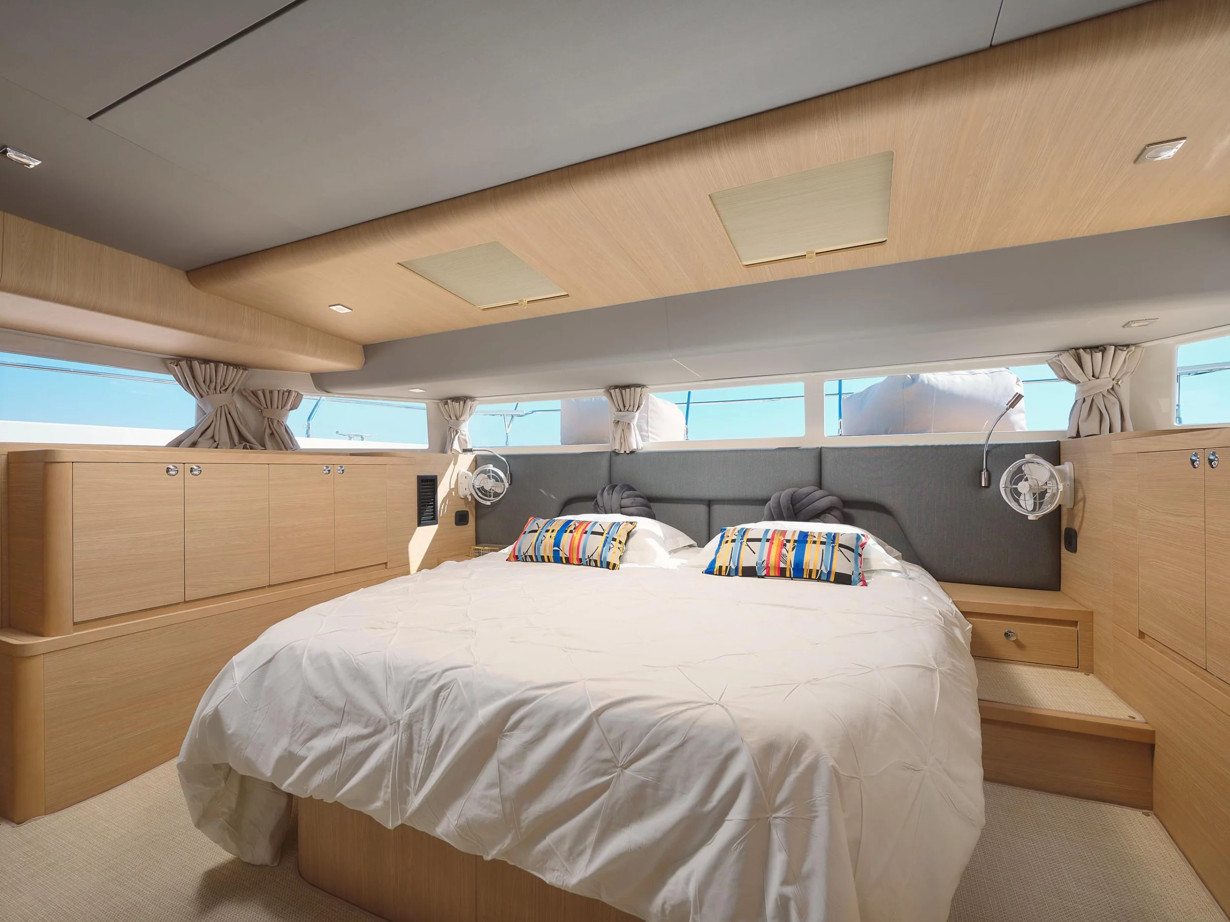 Aquila 54 (By My Side) Interior image - 9