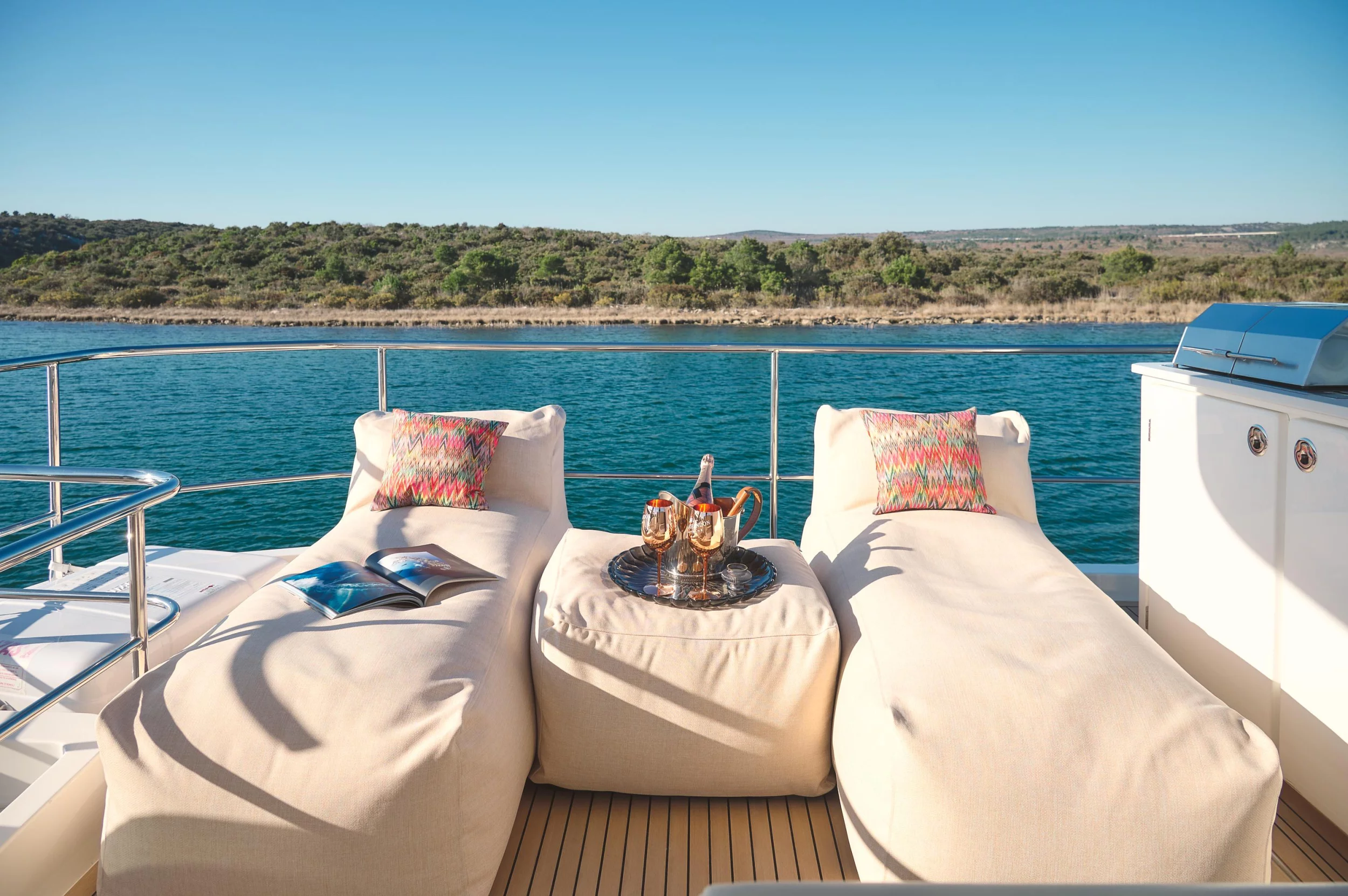 Aquila 54 (By My Side)  - 16