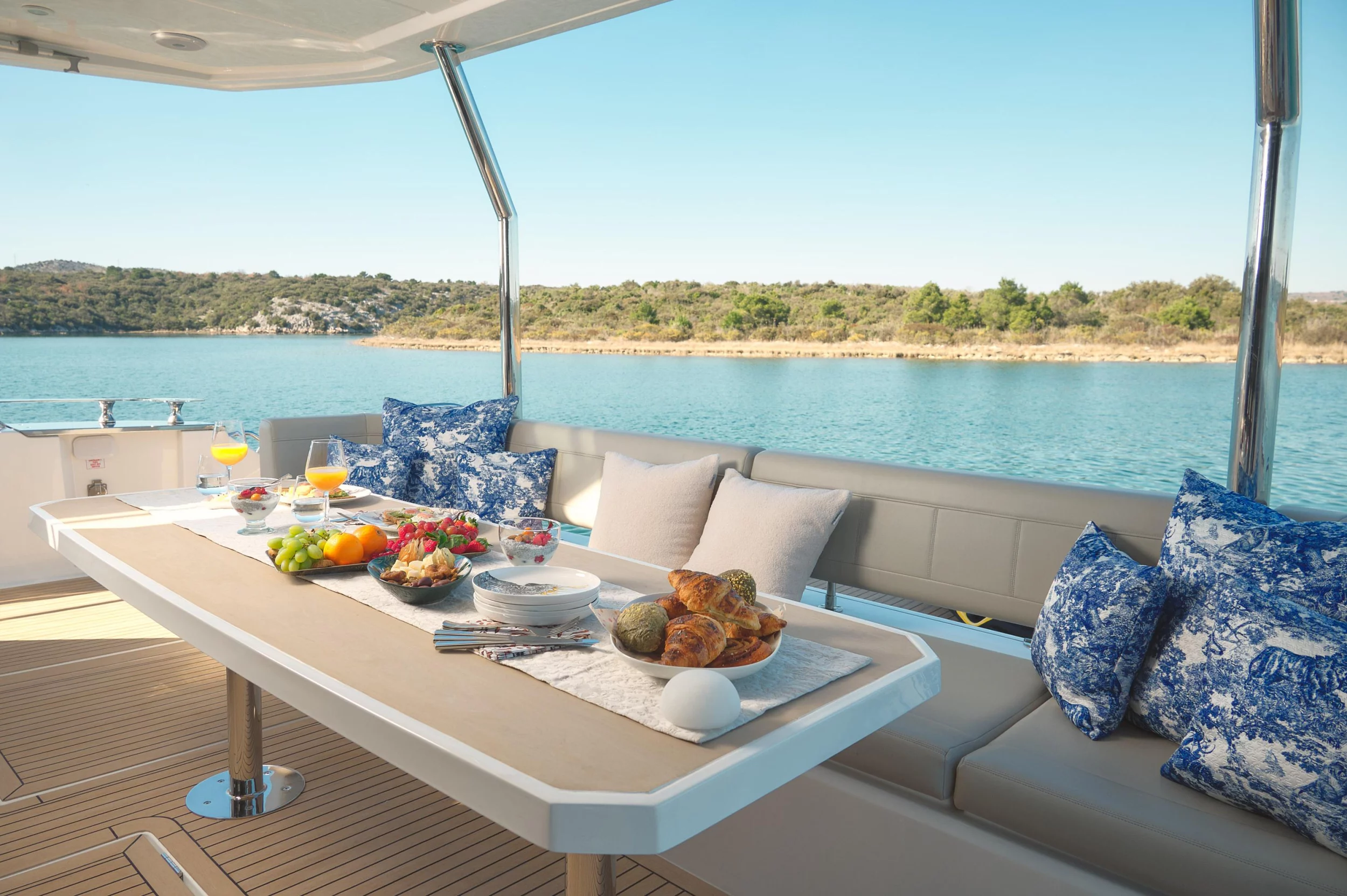 Aquila 54 (By My Side)  - 6