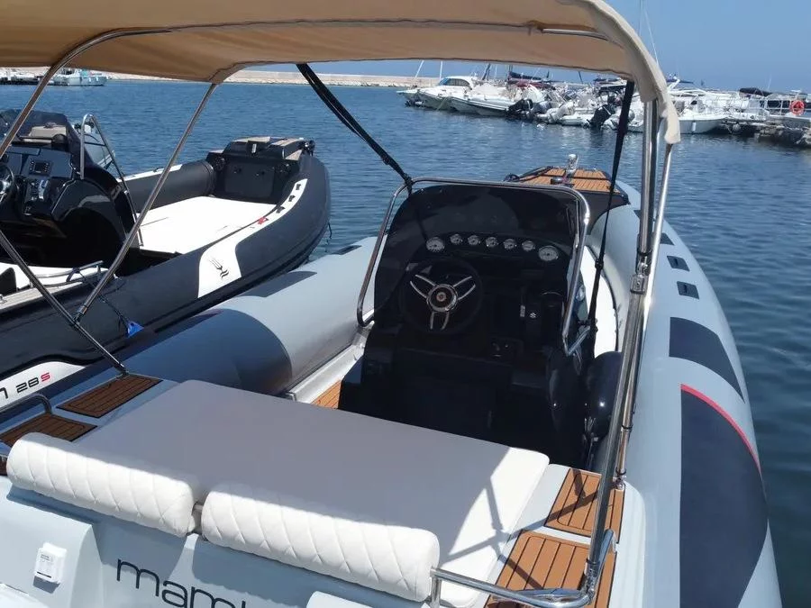 Motorboat 7.50 (Mambo) Interior image - 2