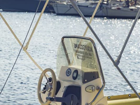 Motorboat 5.40 (Yellove)  - 3