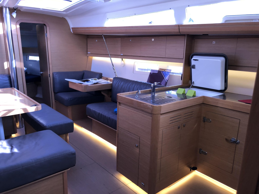 Photo #4 - Dufour 412 Grand large (Wanderlust) in Portisco - 8063