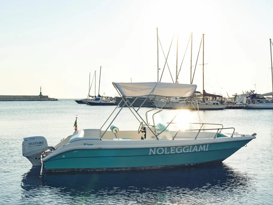 Photo #1 - Motorboat 5.80 (Brezza) in Torre Canne - 61571