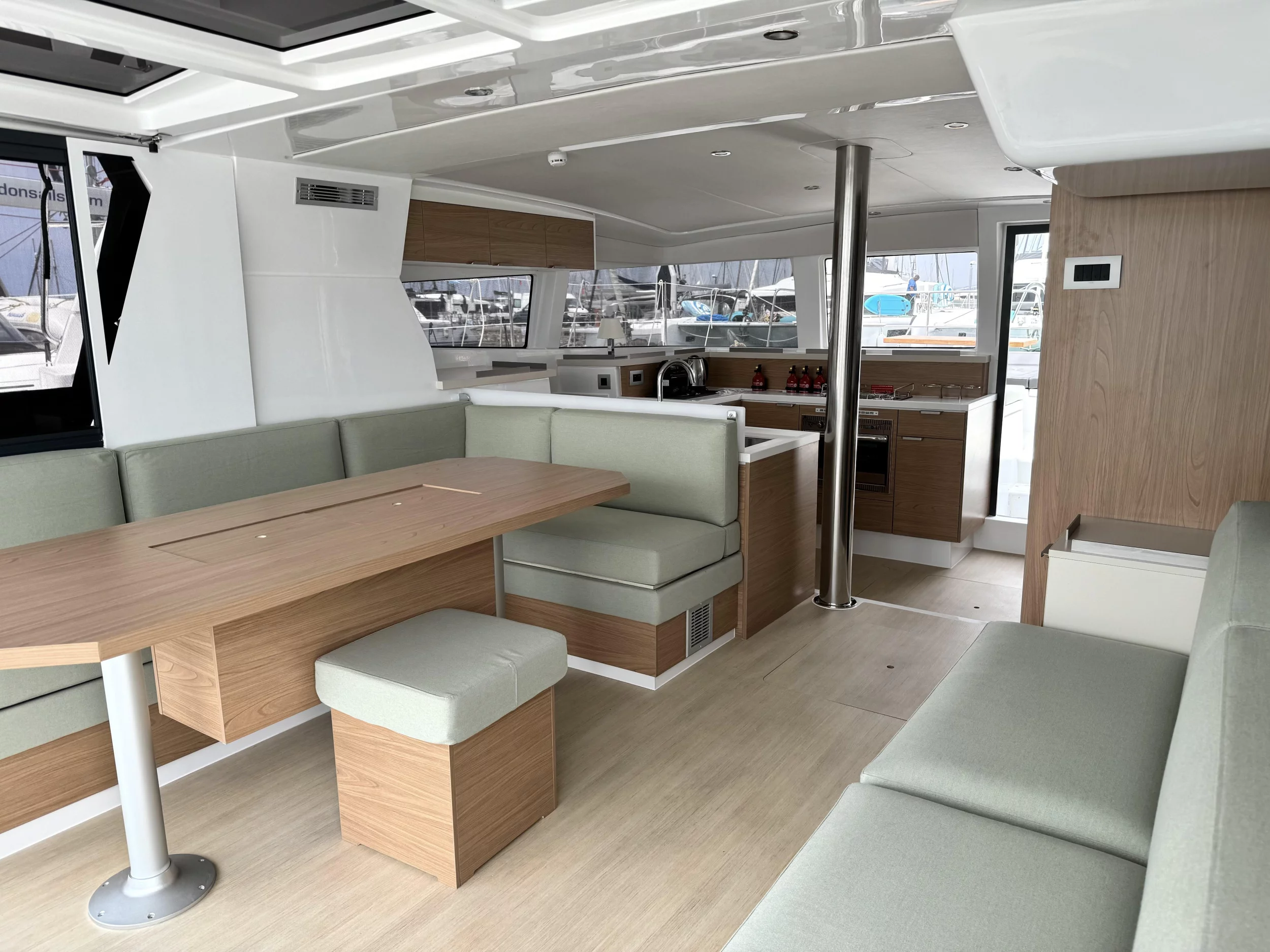 Bali 4.2 (Infinity) Interior image - 8