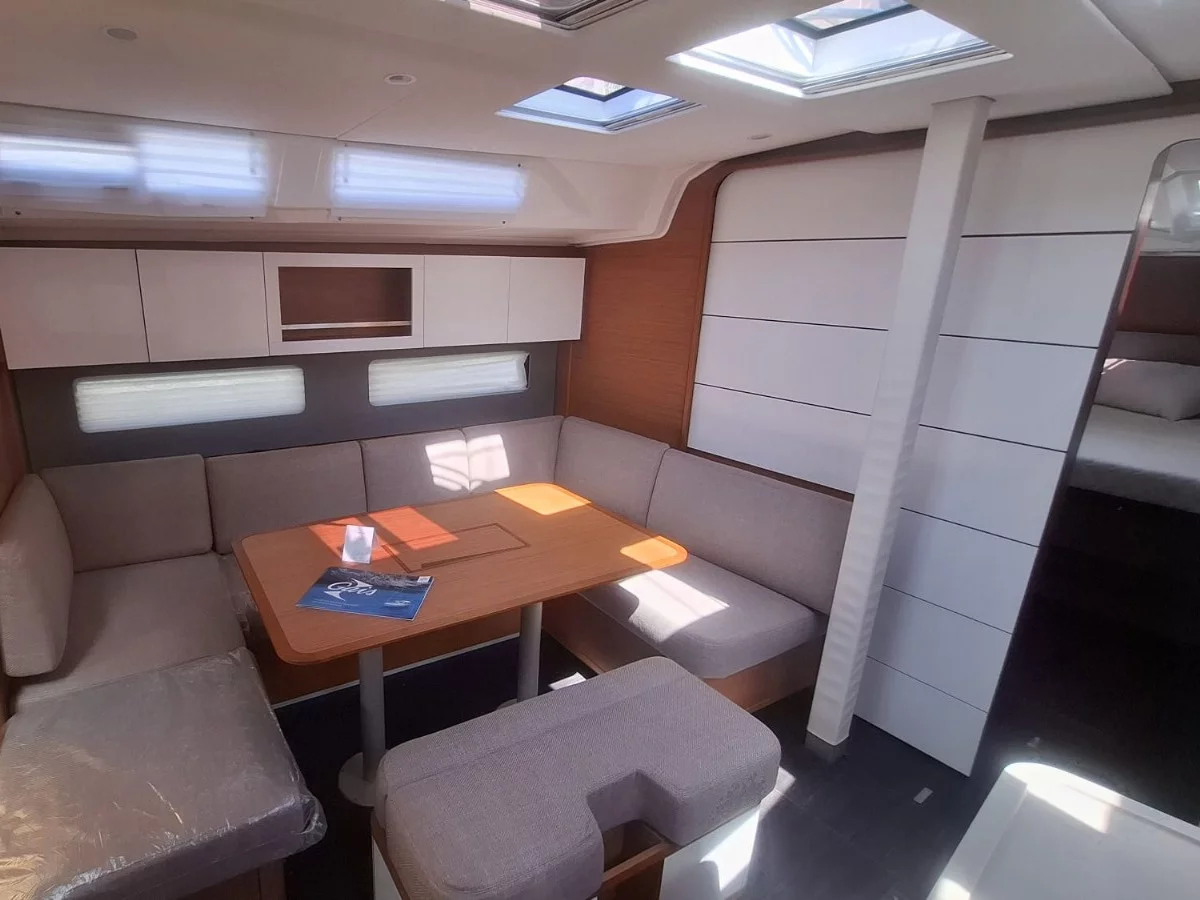 Dufour 41 Grand Large (Simba) Interior image - 3