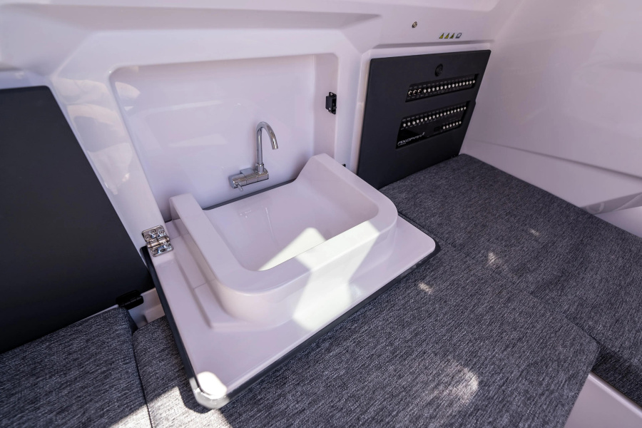 Photo #11 - Axopar 29 XC Cross Cabin (Pelegrin) in Trogir - 22239