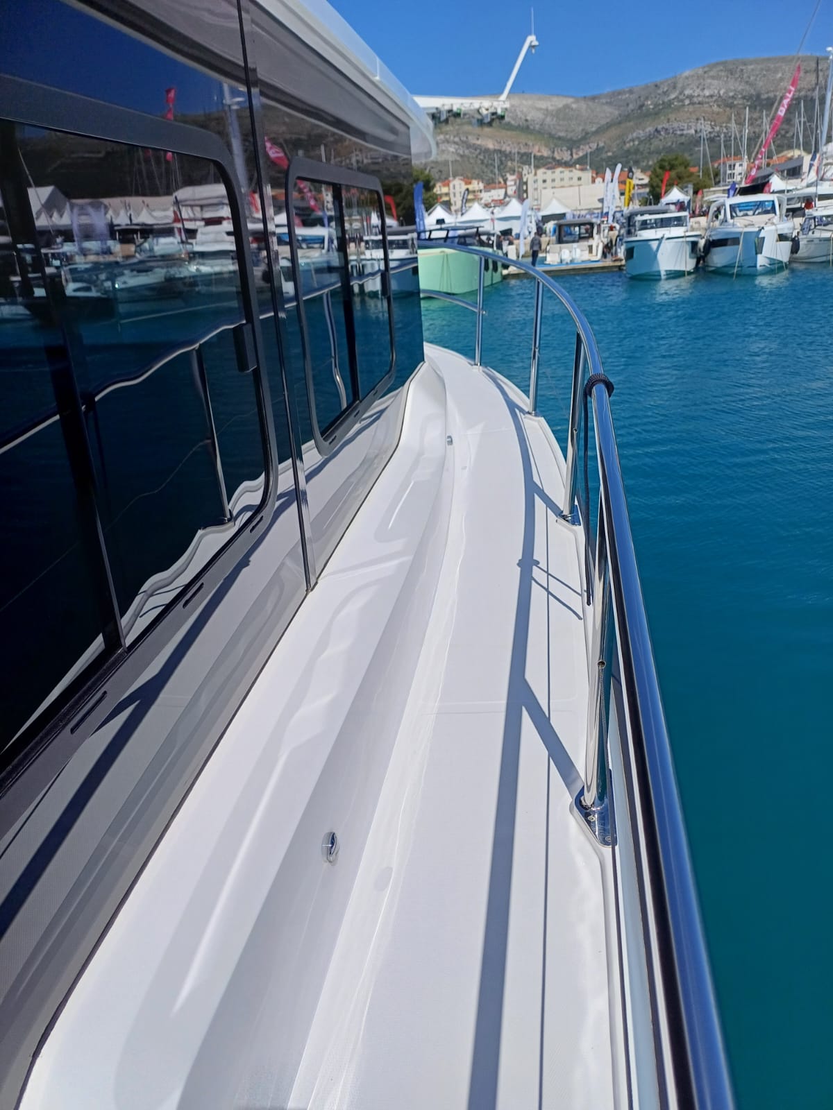 Photo #6 - Nikhen Aquasun 34 Sedan LP (ŠOLTA) en Trogir - 21057