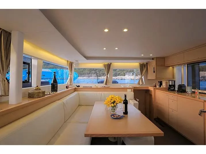 Lagoon 450 (La Luna) Interior image - 8