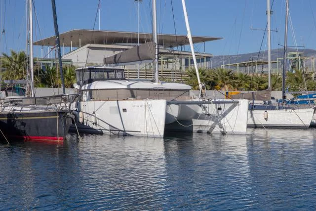 Lagoon 450 (Satyam Melody)  - 1
