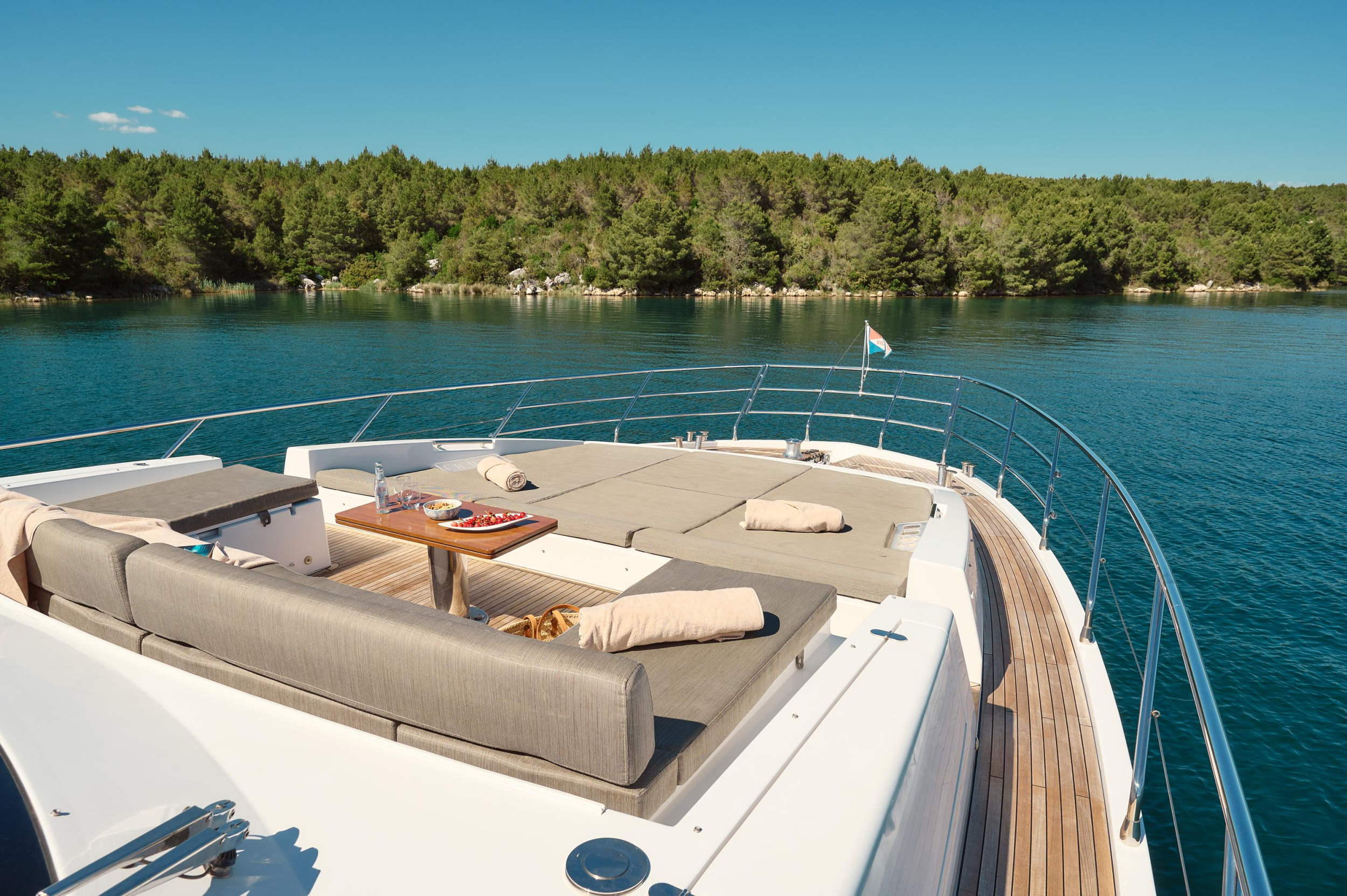 Photo #120 - Azimut 72 (Alyss) in Skradin - 23509