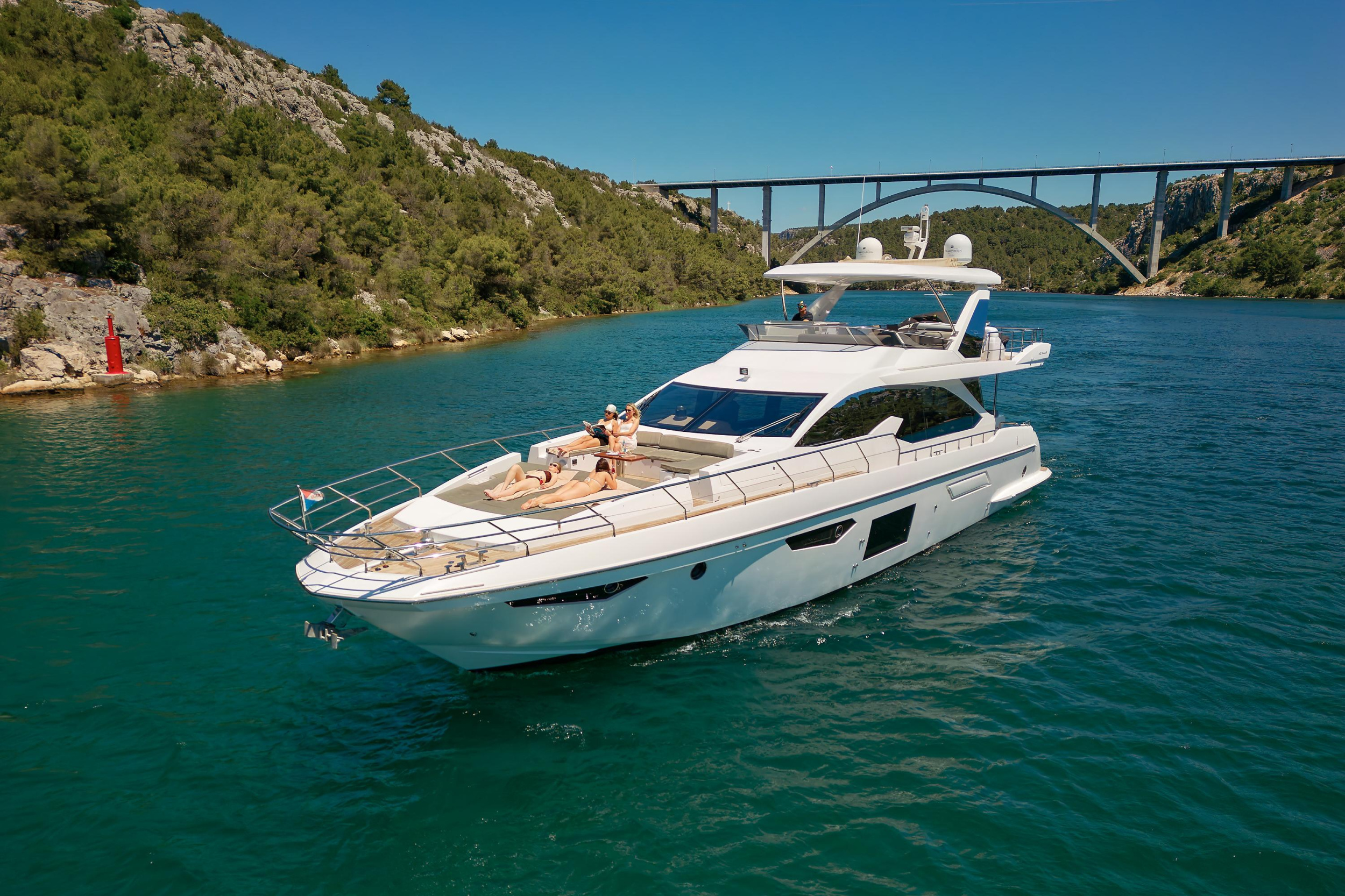 Photo #153 - Azimut 72 (Alyss) in Skradin - 23509
