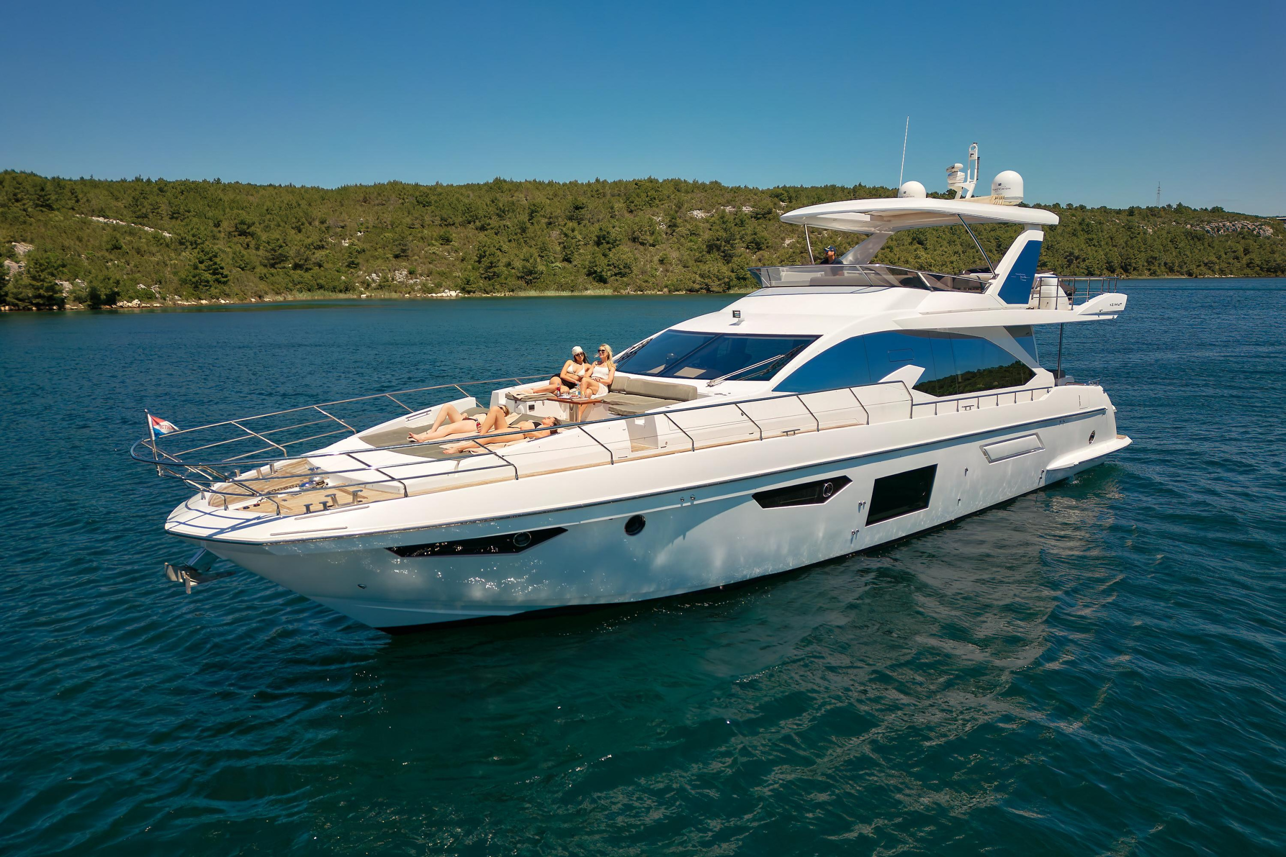 Photo #145 - Azimut 72 (Alyss) in Skradin - 23509