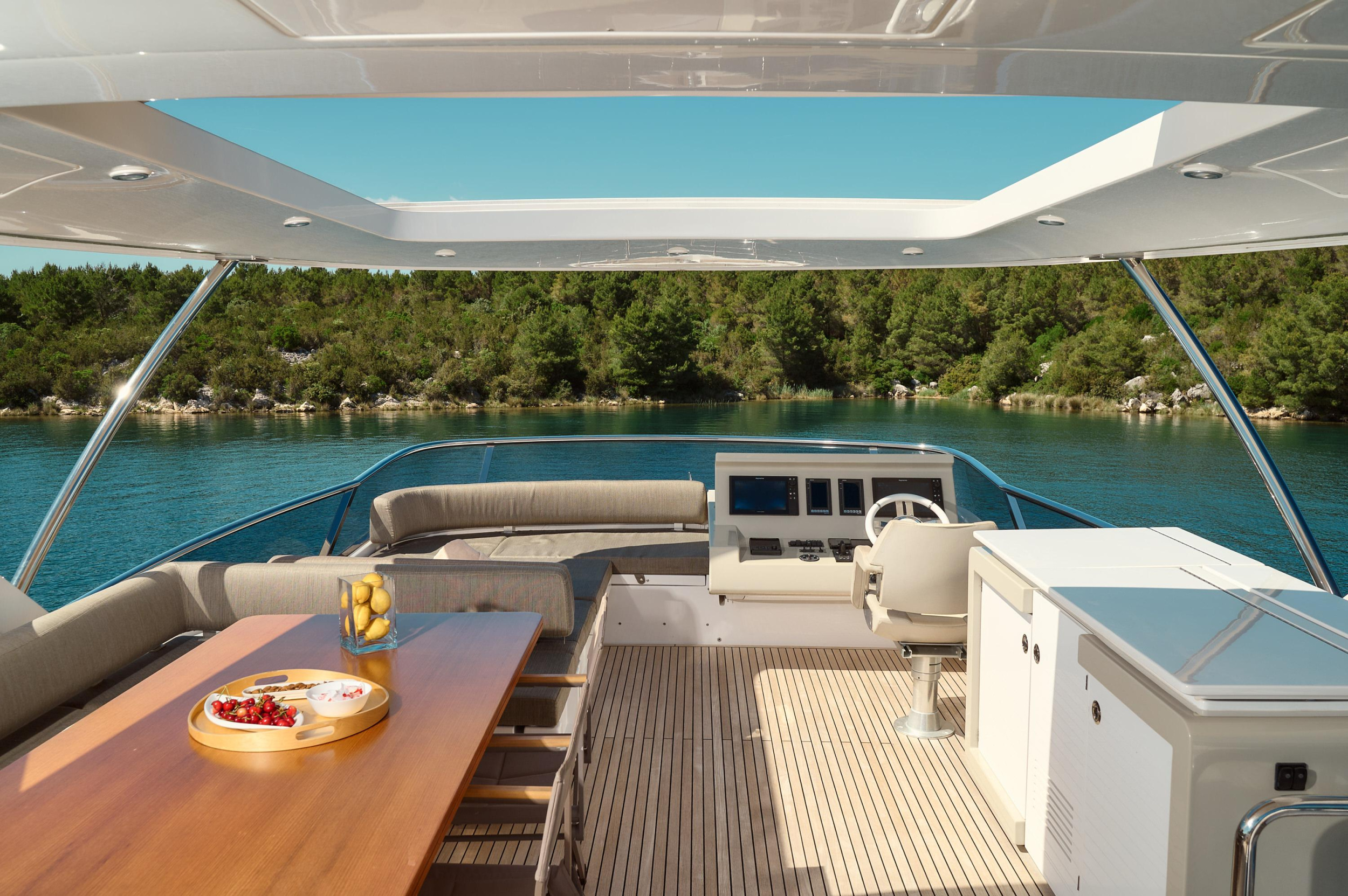 Photo #96 - Azimut 72 (Alyss) in Skradin - 23509