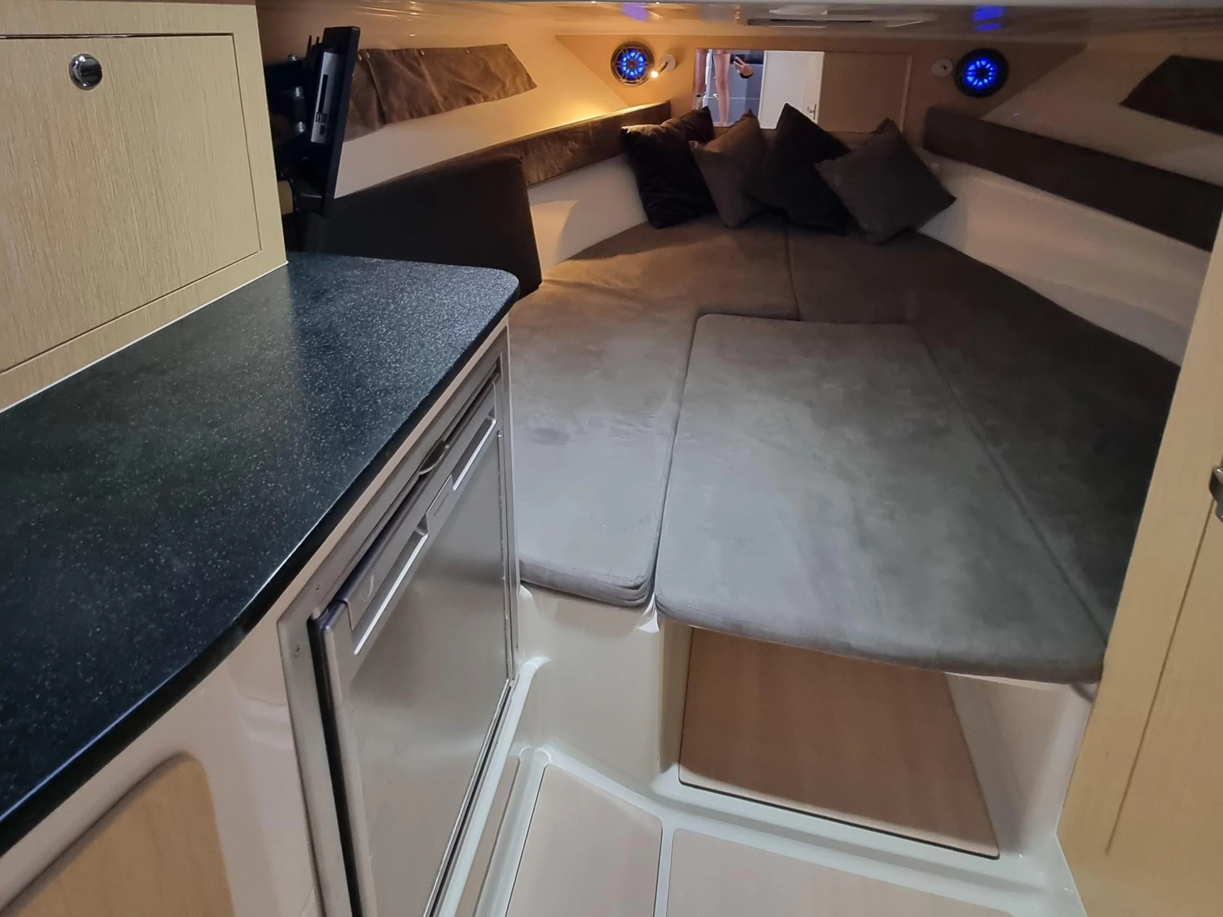 Atlantic Marine Sun Cruiser 730 (Lady Blue) Interior image - 11