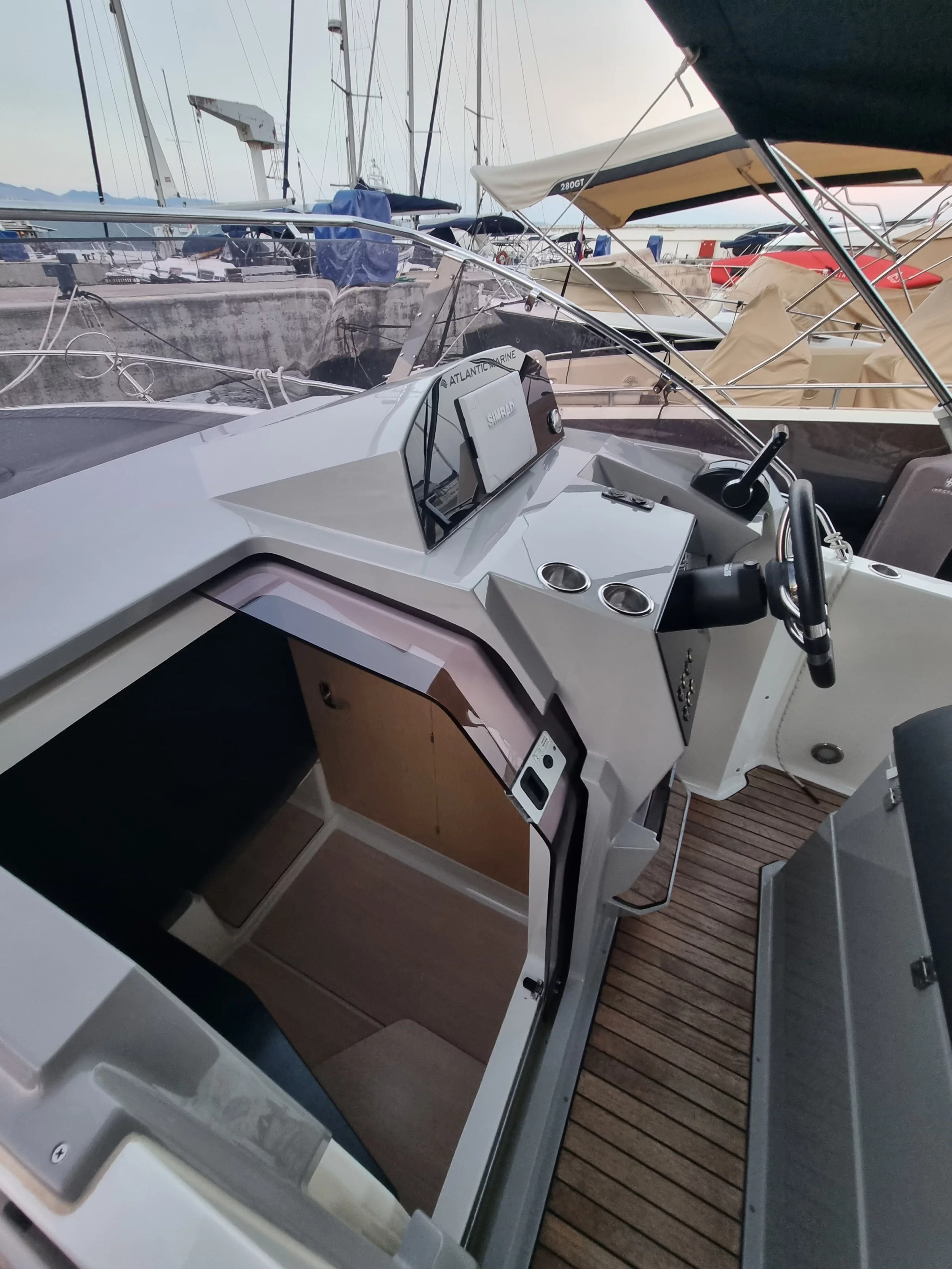 Atlantic Marine Sun Cruiser 730 (Lady Blue)  - 5