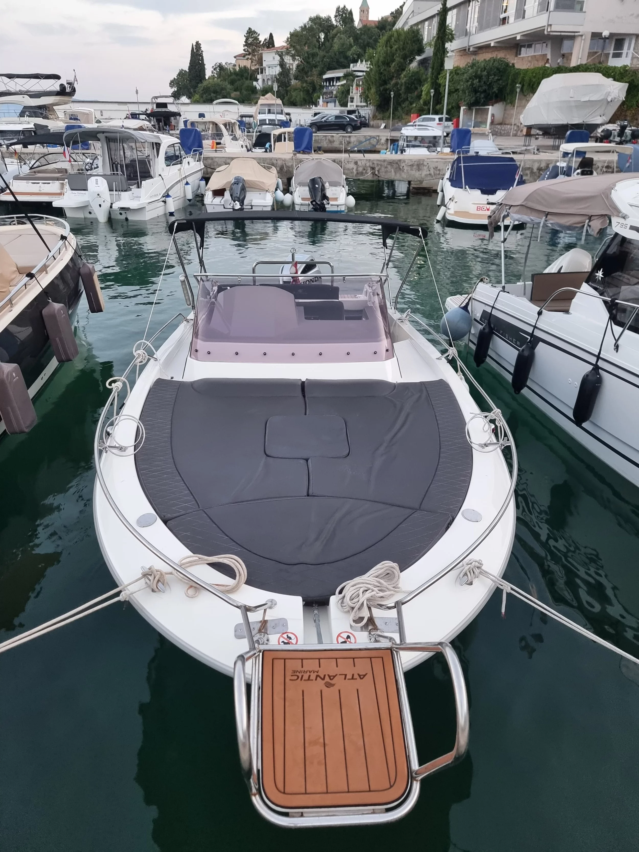 Atlantic Marine Sun Cruiser 730 (Lady Blue)  - 6
