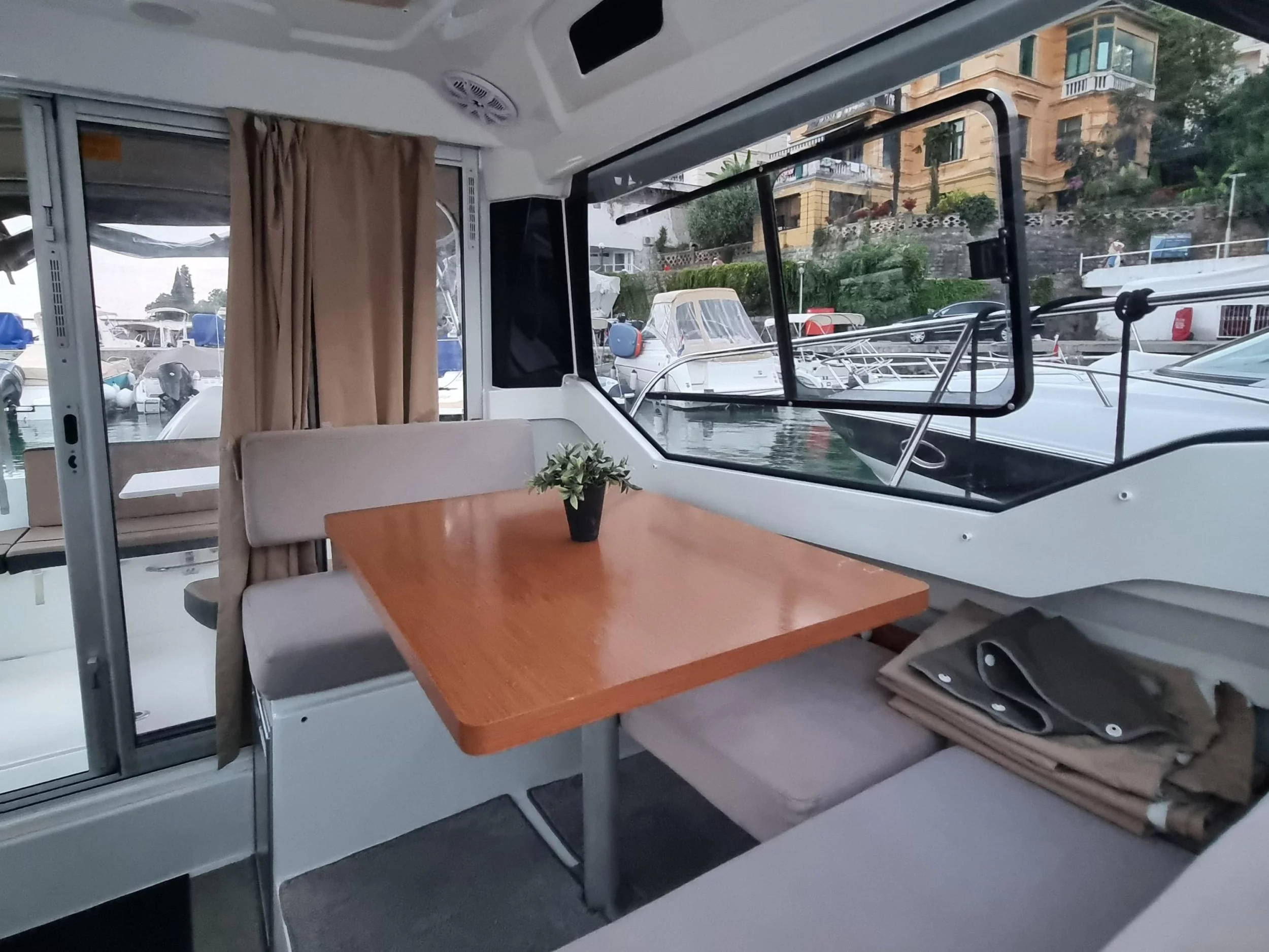 Merry Fisher 795 (Hakuna Matata) Interior image - 4