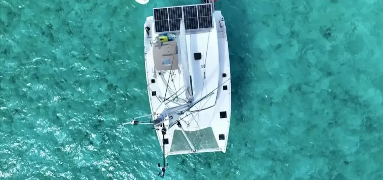 Lucia 40 (Aqua Panda)  - 14