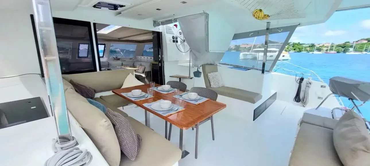 Lucia 40 (Aqua Panda)  - 12