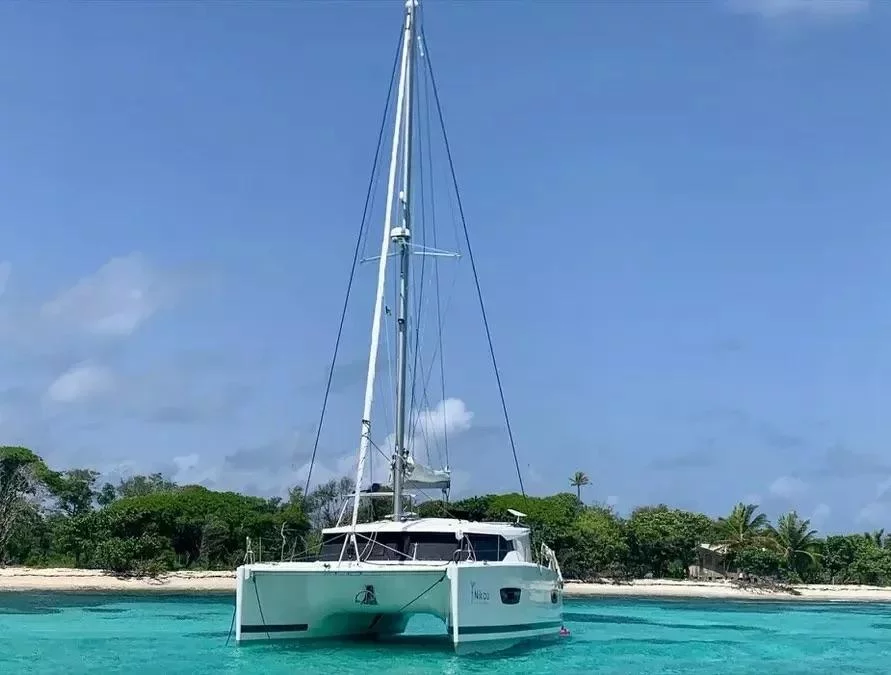 Lucia 40 (Aqua Panda)  - 4