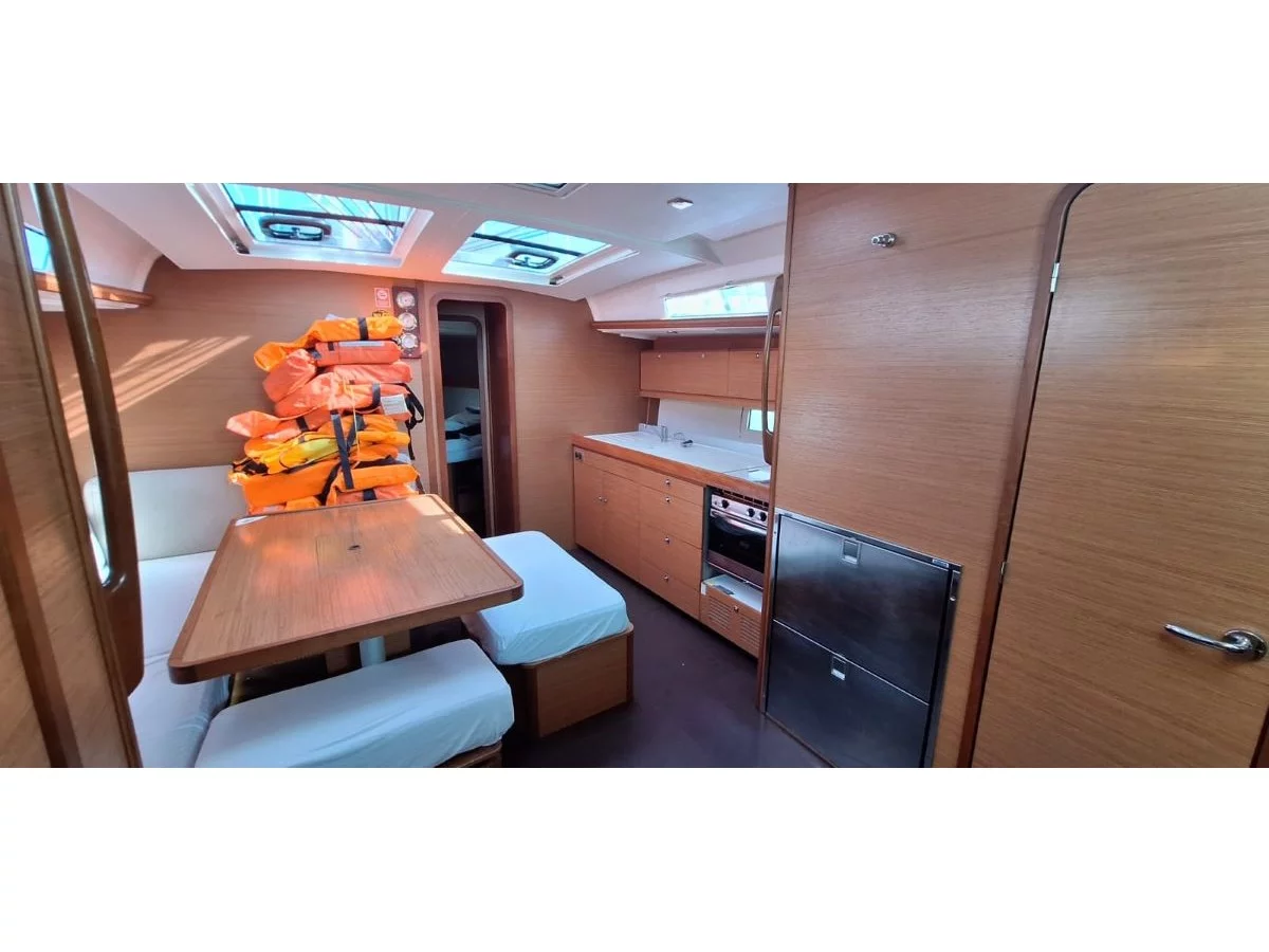 Dufour 460 Grand Large (Ibis) Interior image - 10