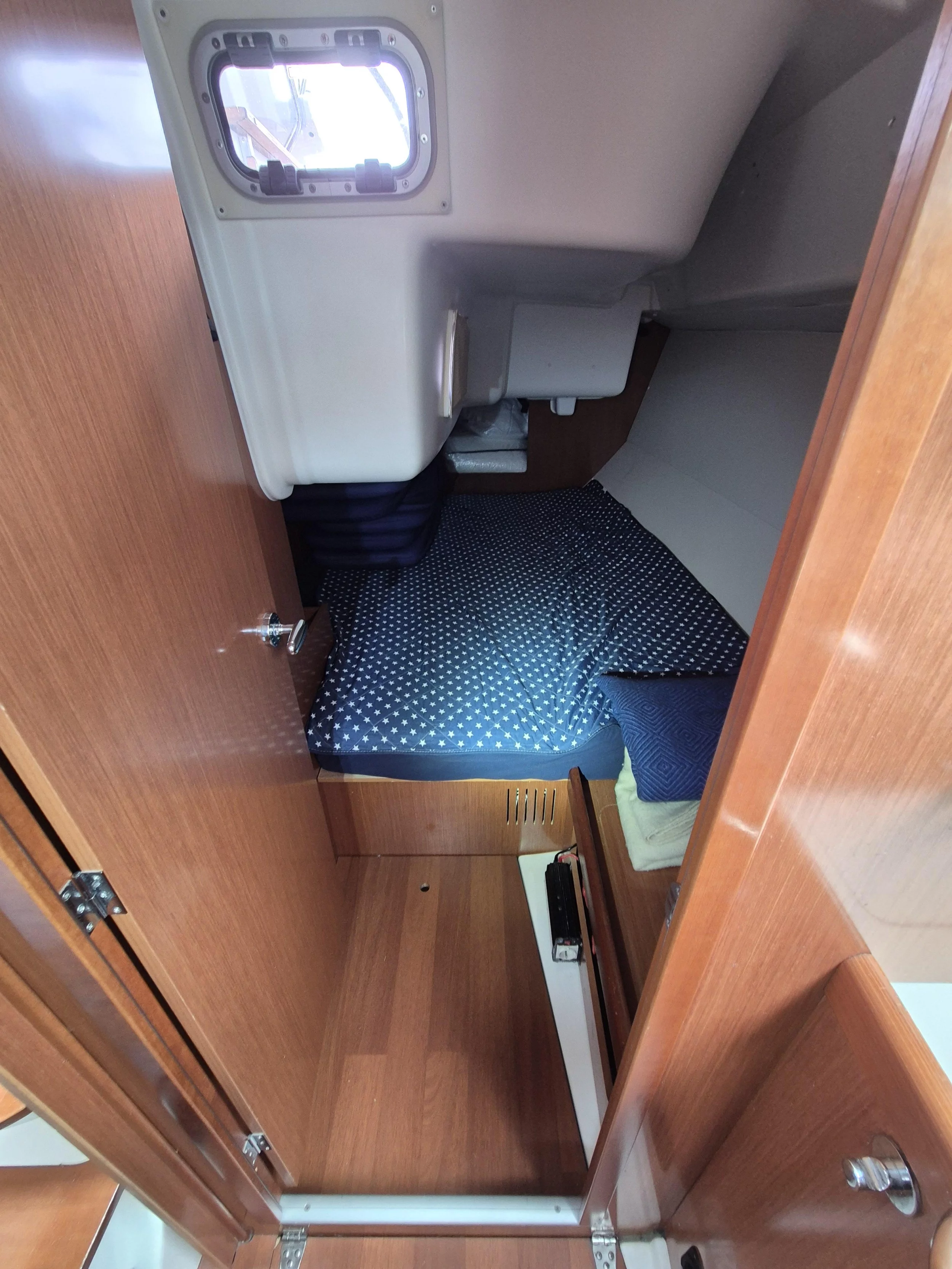 Beneteau Oceanis 37 (Serenade)  - 24