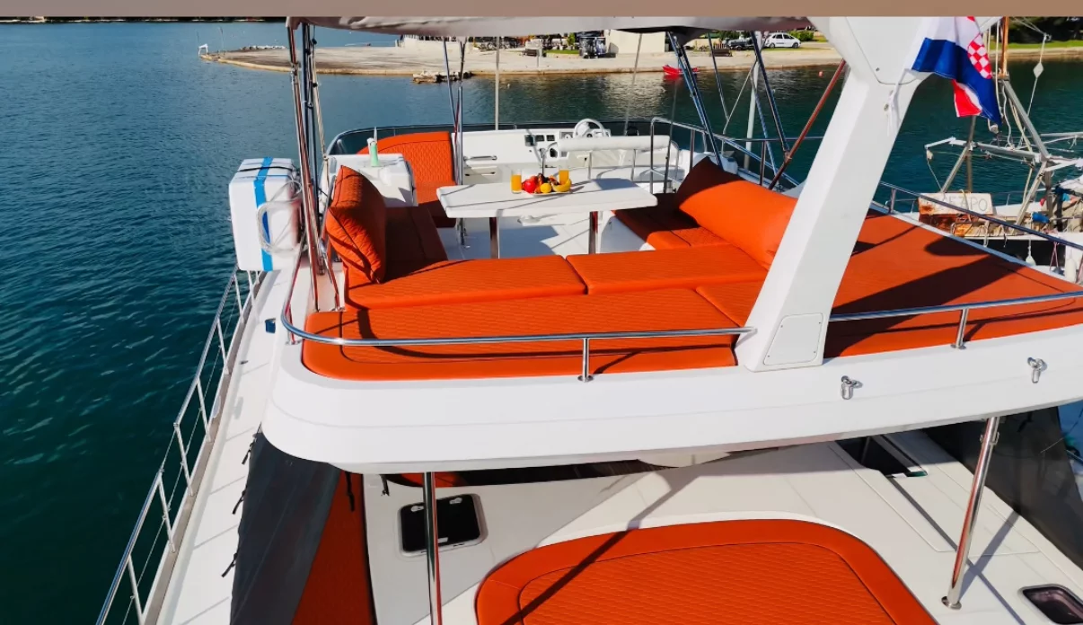 Lagoon Power 44 (Monteki)  - 5