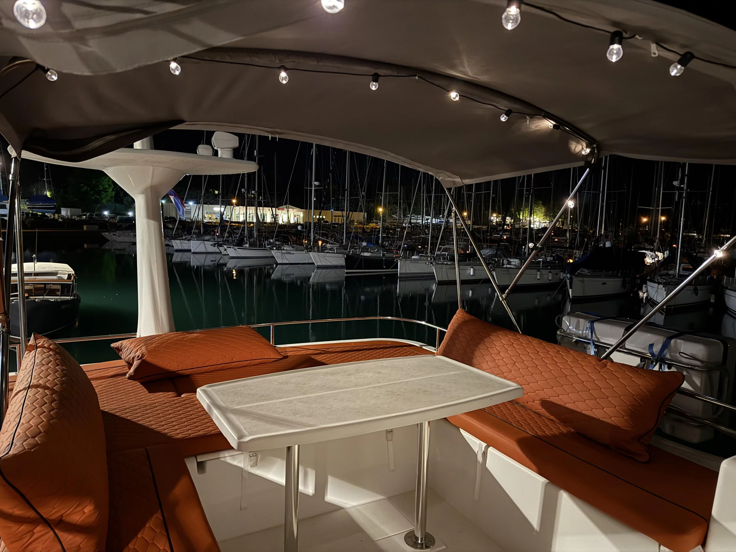Lagoon Power 44 (Monteki)  - 2