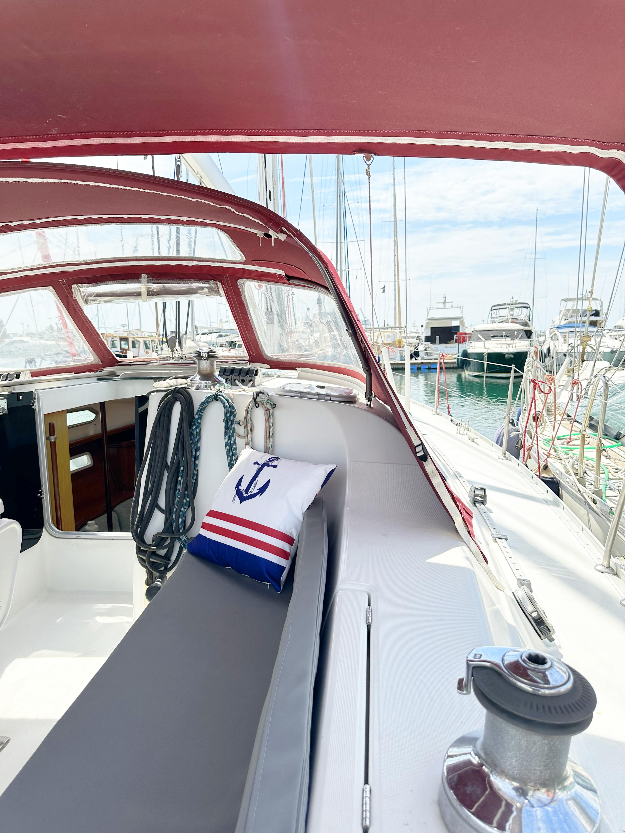 Photo #6 - Oceanis Clipper 393 (ARGO) in Athen - 61778