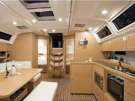 Bavaria Cruiser 46 (Grey Sky) Interior image - 11