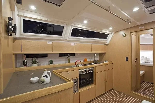 Bavaria Cruiser 46 (Grey Sky)  - 4