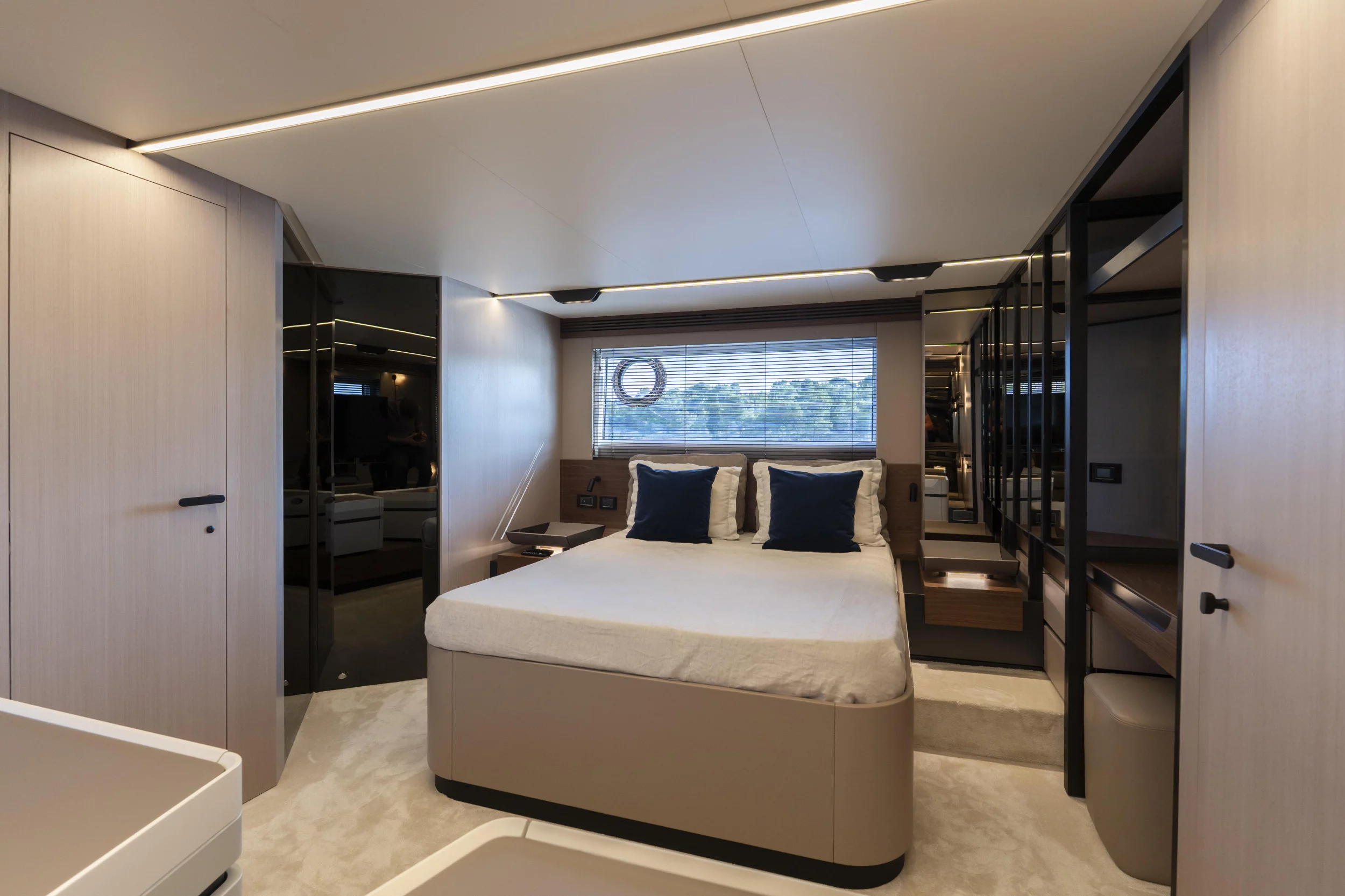 Azimut S7 (Felicita)  - 16