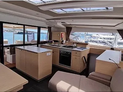 Aura 51 (Odysseus) Interior image - 10