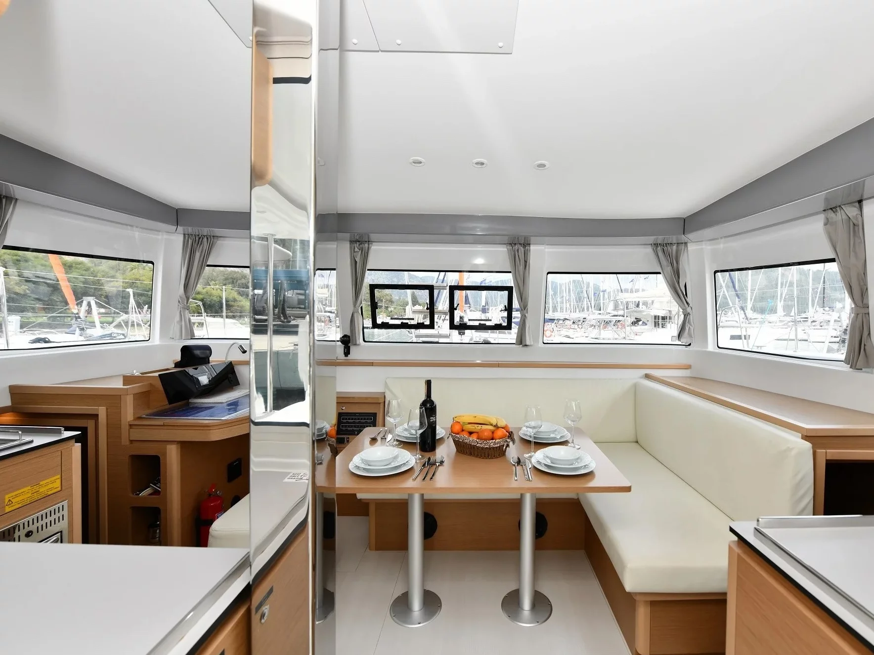 Excess 12 (Kalevezi) Interior image - 11