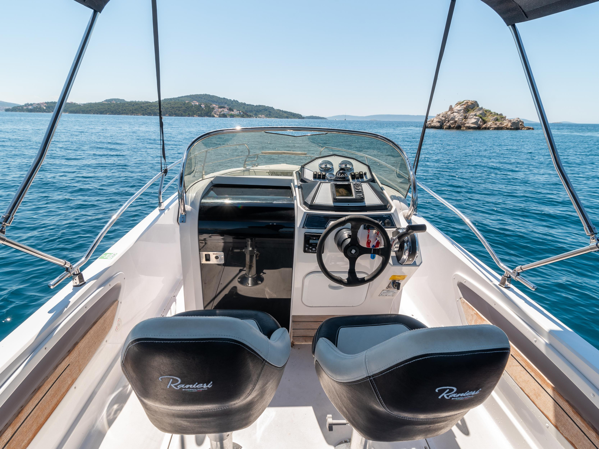 Photo #4 - Voyager 21 (Ranieri 21) in Trogir - 62142