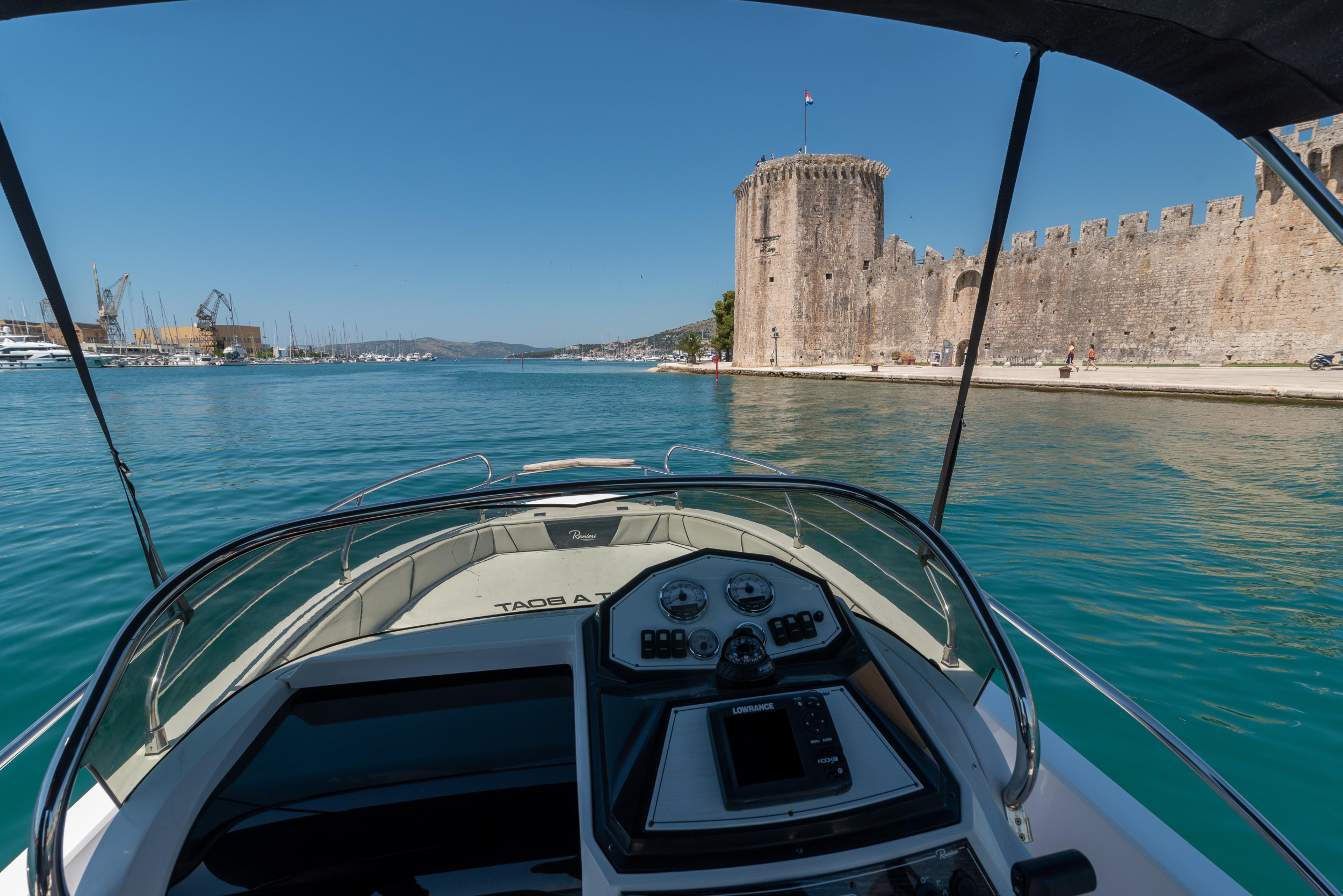 Photo #6 - Voyager 21 (Ranieri 21) in Trogir - 62142