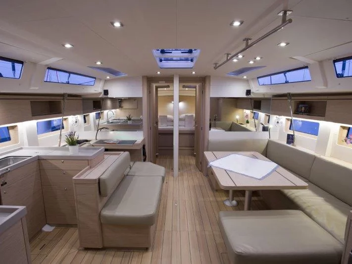 Oceanis 51.1 (Miss Alice) Interior image - 11