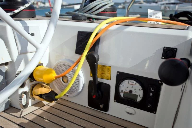 Oceanis 51.1 (Miss Alice)  - 4