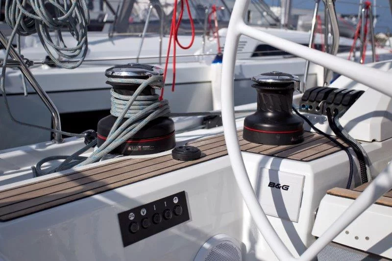Oceanis 51.1 (Miss Alice)  - 18