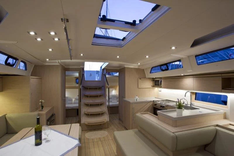 Oceanis 51.1 (Miss Alice)  - 3