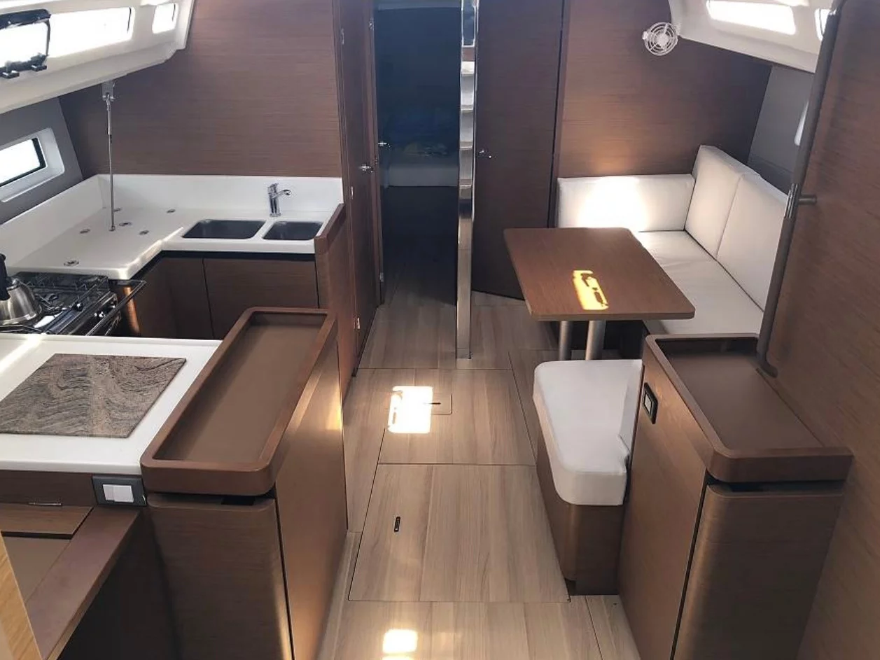 Sun Odyssey 440 (Tikal 3) Interior image - 9