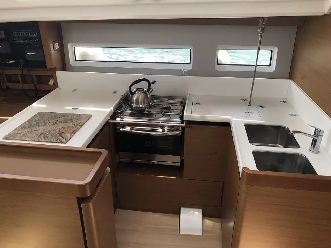 Sun Odyssey 440 (Tikal 3)  - 6