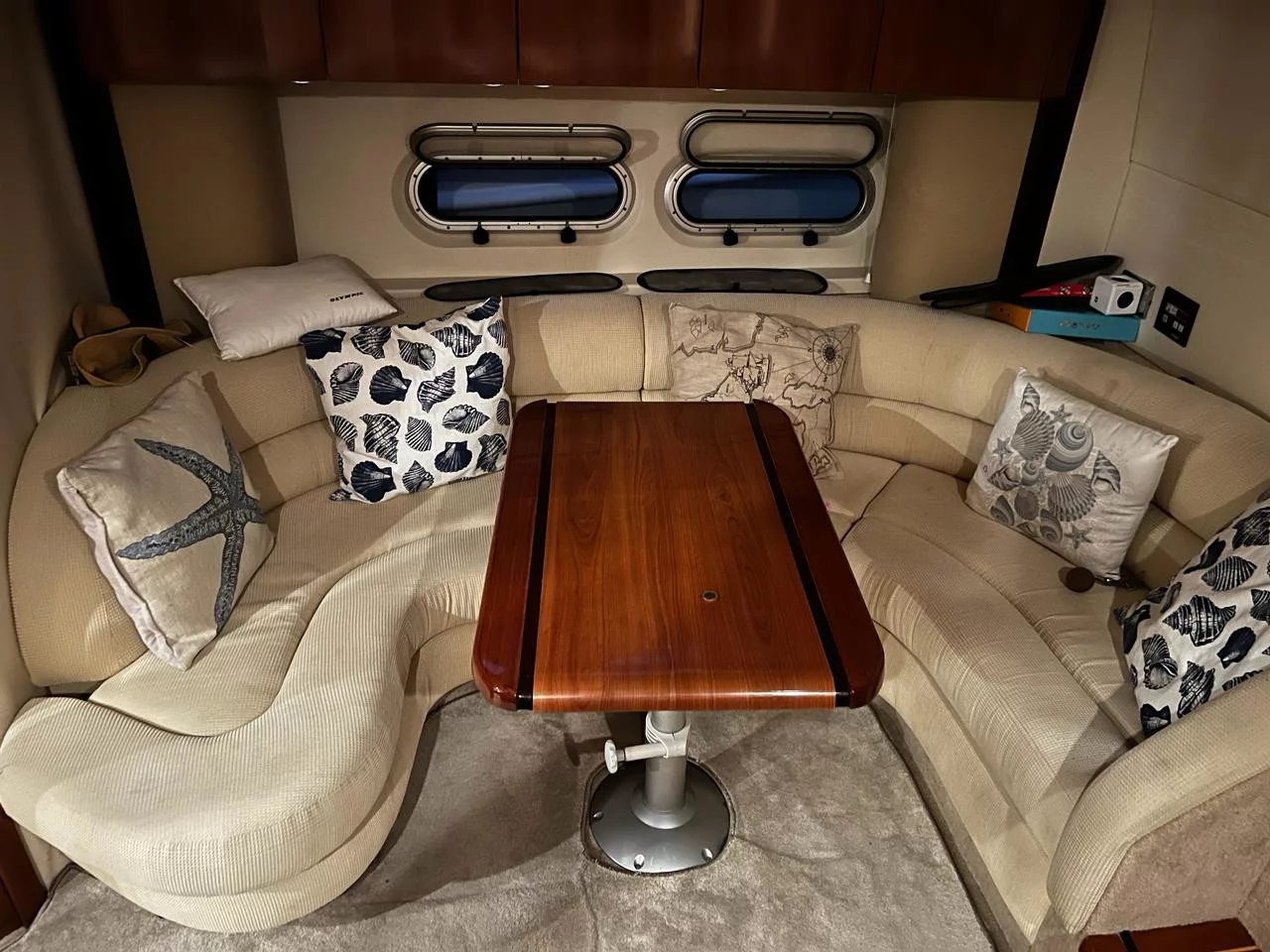 Sealine S38 (ELAINE) Interior image - 6
