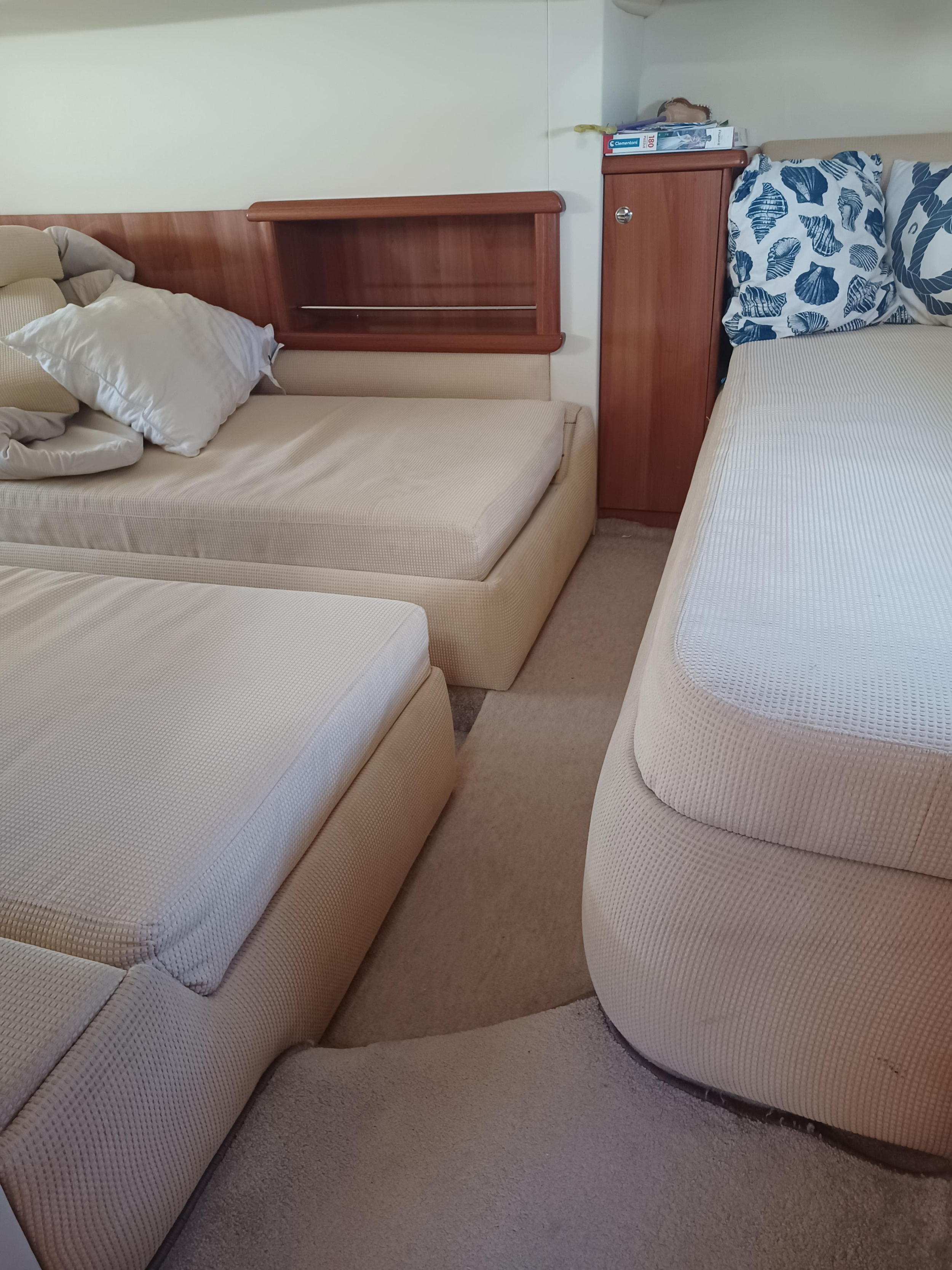 Photo #22 - Sealine S38 (ELAINE) in Athens - 62059