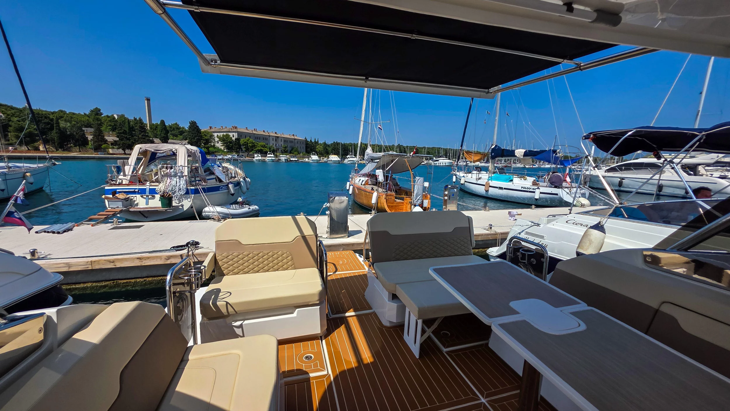 Aquila 32 Sport (Aquila 32)  - 7