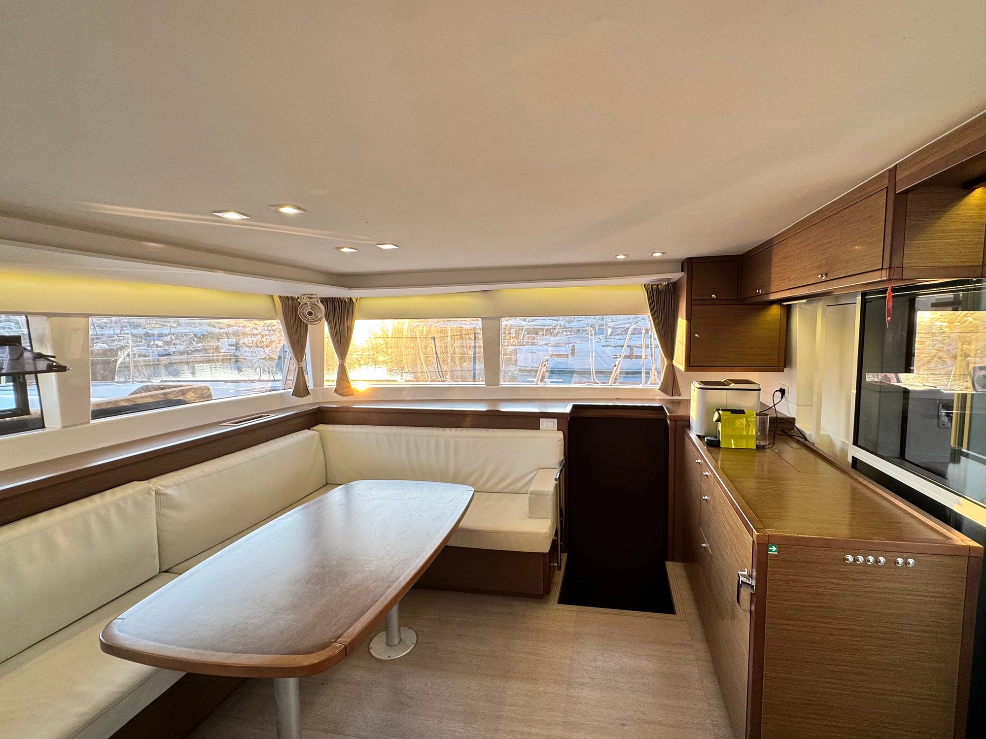 Lagoon 450 Sport (Saga) Interior image - 1