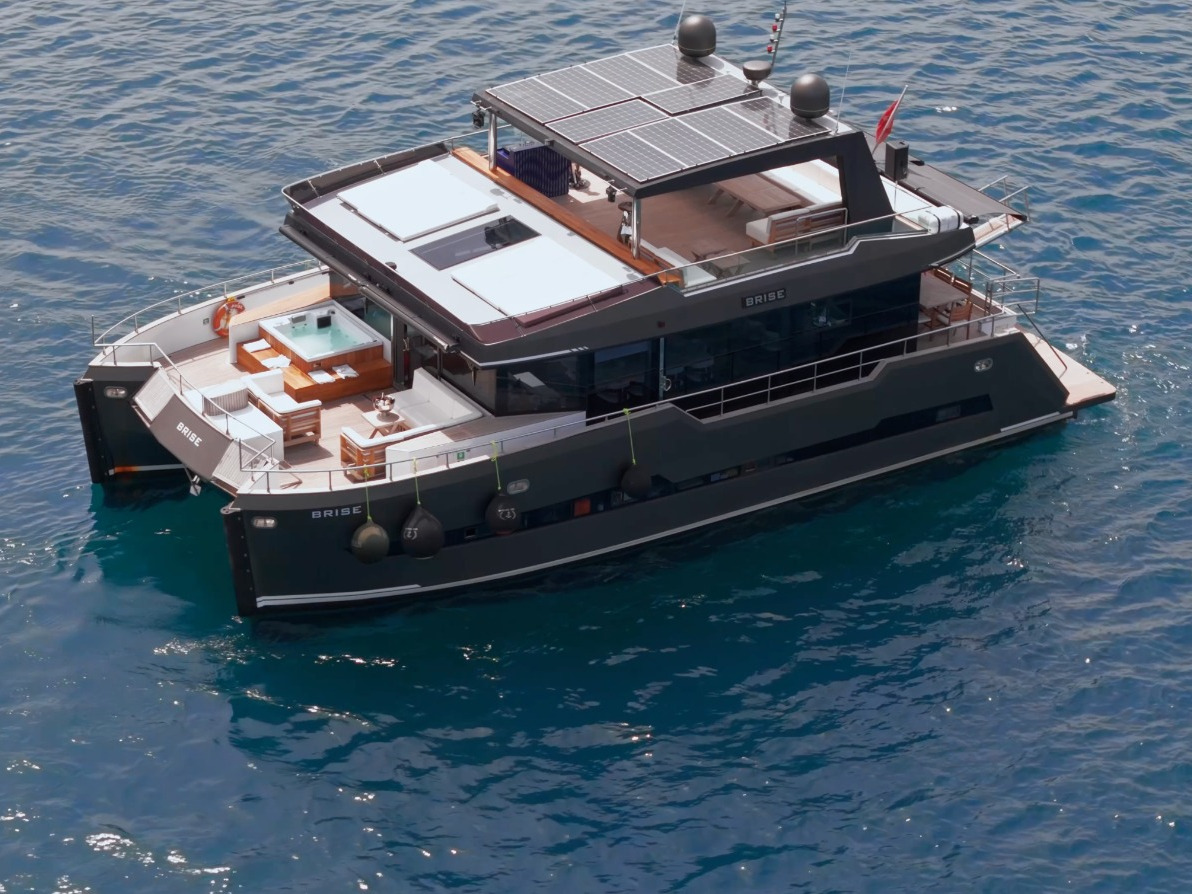 Photo #1 - Luxury Catamaran (BRISE) in Torba - 61955