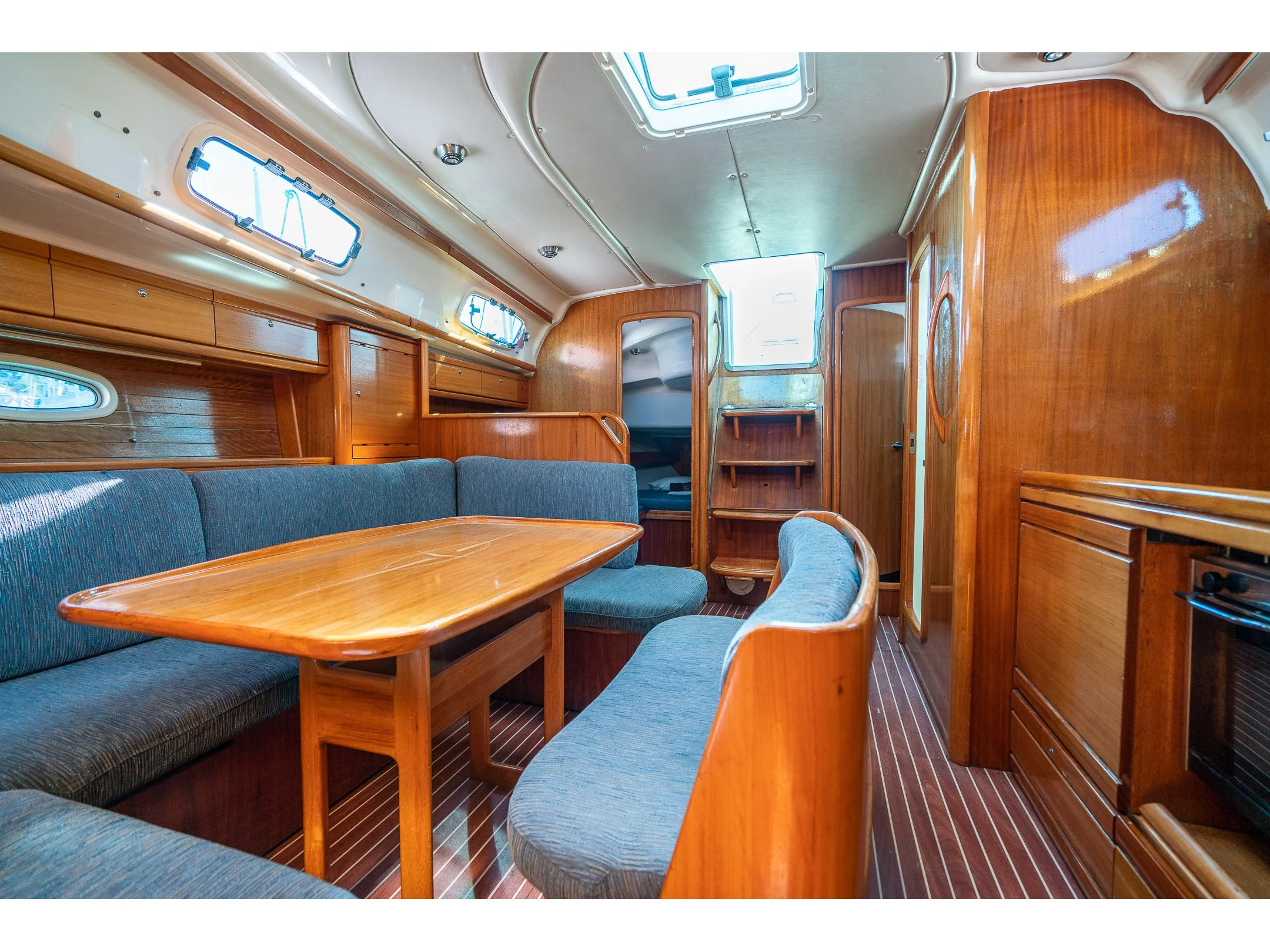 Bavaria 39 Cruiser (NADA) Interior image - 2