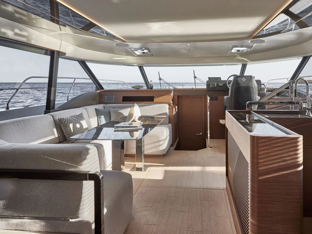 Prestige M48 (Lady Francy) Interior image - 5